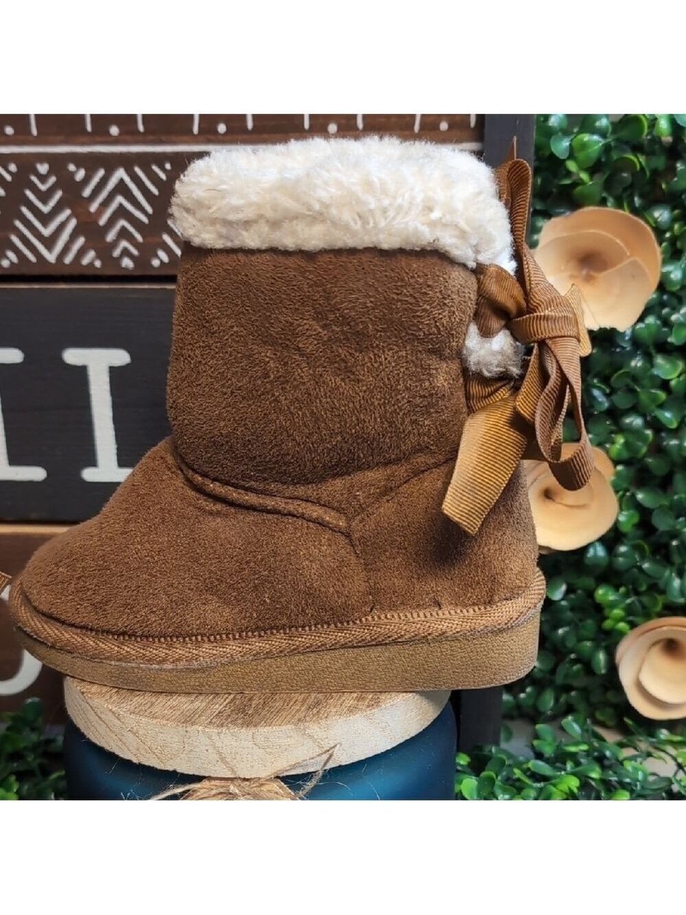 Hot Tomato Double Bow Back Boot - Picture 5 of 10